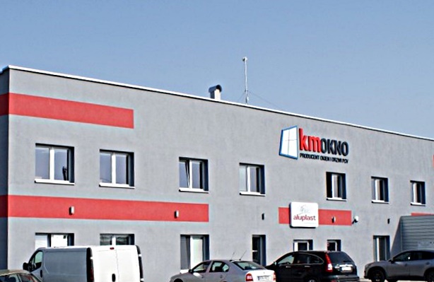 KM OKNO wzbogaca park maszynowy