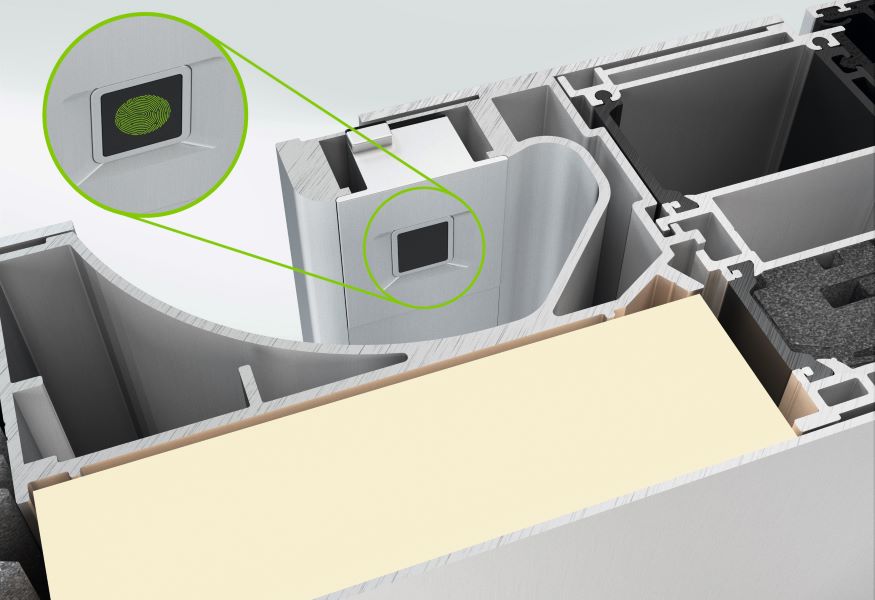 Drzwi AD UP Design Edition Gen2 zostały wzbogacone o ukryty czytnik linii papilarnych